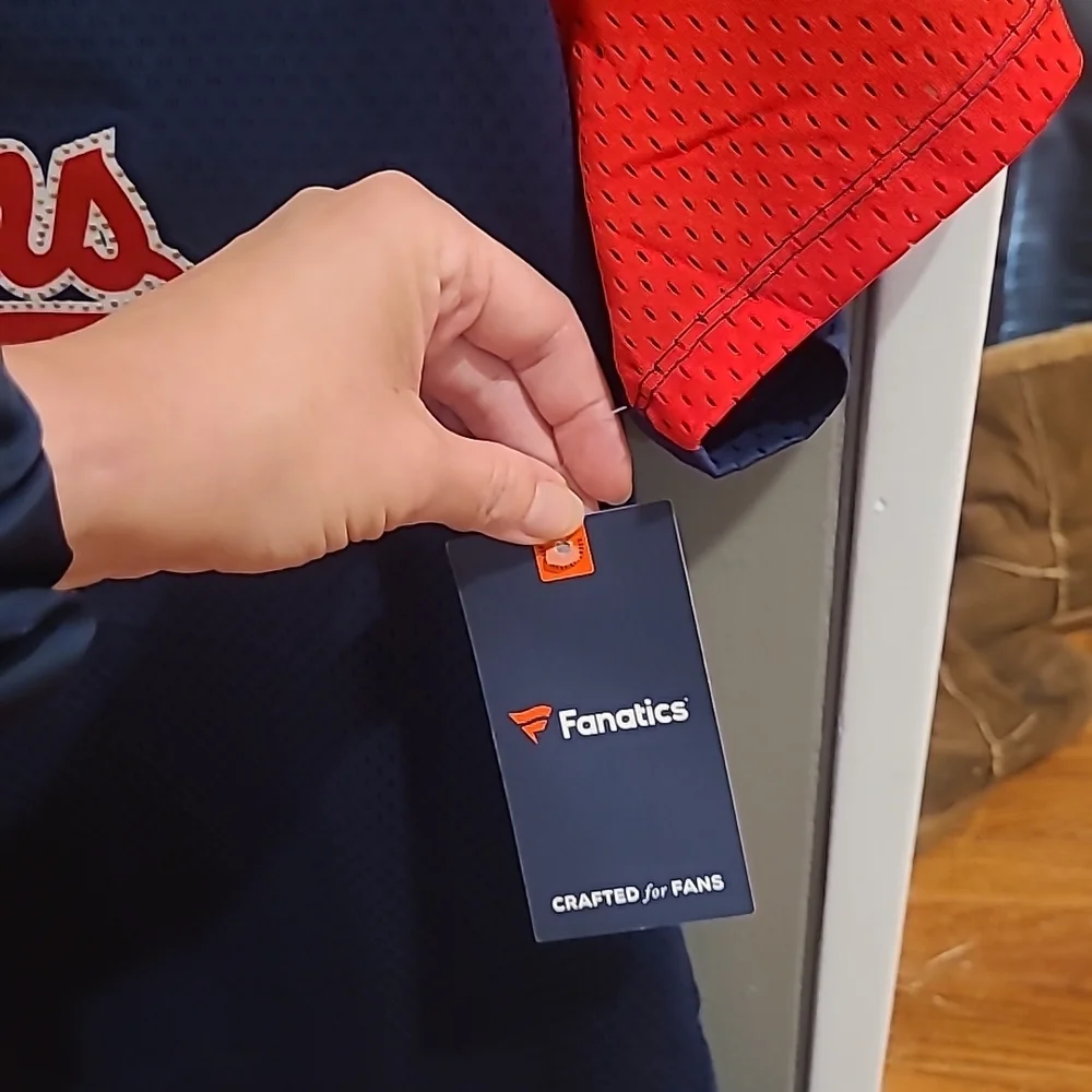 Cleveland Indians Women's V-Neck Jersey T-Shirt Size XL Fanatics  MLB NWT - Picture 5 of 7